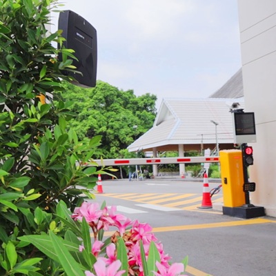 โรงงาน PSP Specialties ระบบไม้กั้นอ่านทะเบียนบันทึกข้อมูลผู้มาติดต่อ